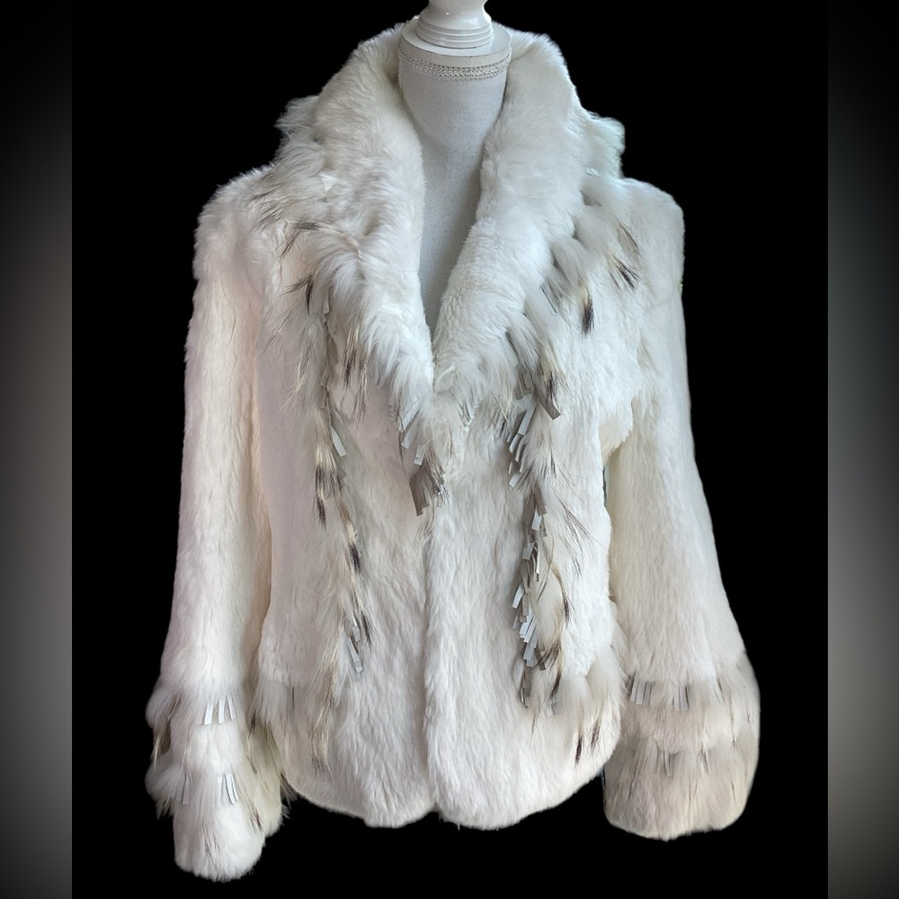 Elegant White Rabbit Fur Jacket - Picture 11 of 13
